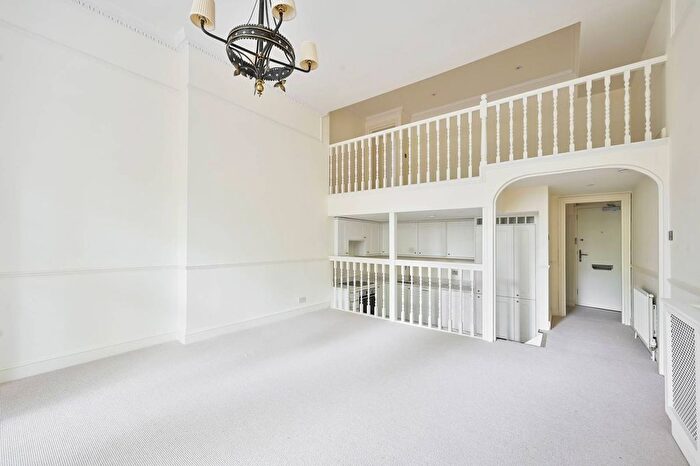 2 Bedroom Flat To Rent In Barkston Gardens, South Kensington, London, SW5