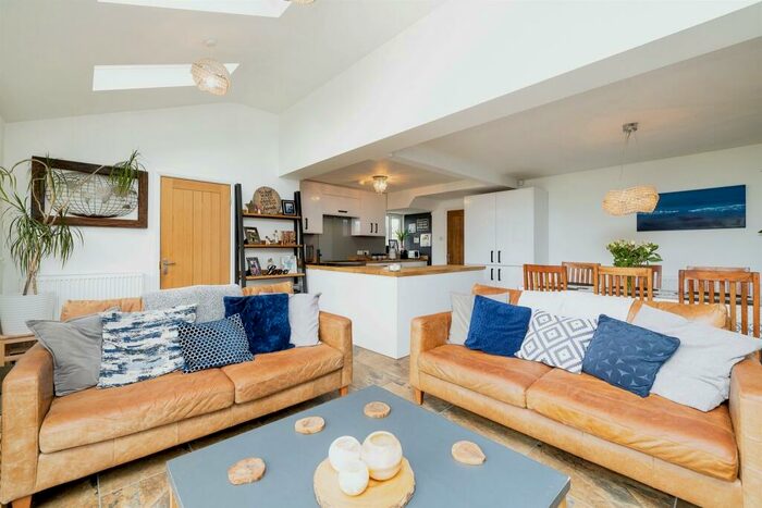 4 Bedroom Detached House For Sale In Thornhill, Chacombe, Banbury, OX17