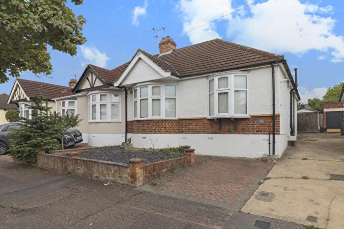 3 Bedroom Bungalow To Rent In Buckhurst Hill, IG9