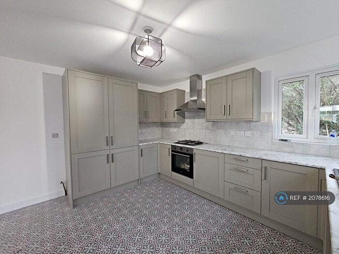 3 Bedroom Bungalow To Rent In Bower Way, Slough, SL1