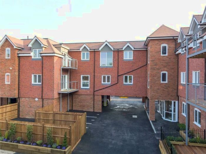 2 Bedroom Apartment To Rent In Woking, GU24