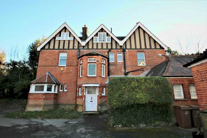 2 Bedroom Maisonette To Rent In Christchurch Park, Sutton, SM2