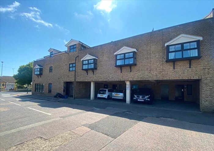 2 Bedroom Terraced House To Rent In Southend On Sea, SS2