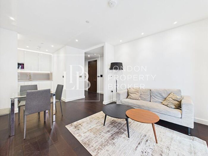1 Bedroom Apartment For Sale In Charles Clowes Walk, London, SW11