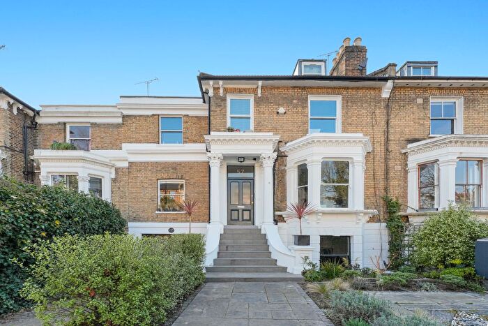 2 Bedroom Flat For Sale In Lordship Road, London, N16