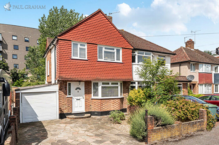 3 Bedroom Semi Detached House For Sale In Kingswood Drive, Carshalton, SM5