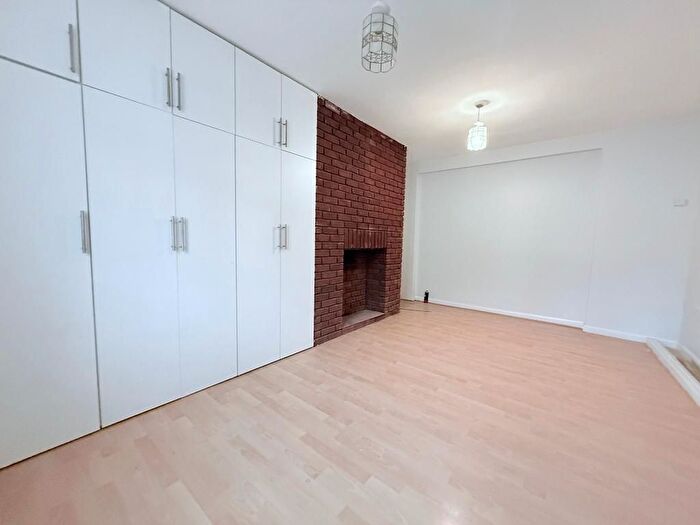 4 Bedroom Terraced House To Rent In Norbroke Street, London, W12