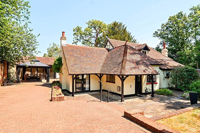 4 Bedroom Bungalow For Sale In Longcross Road, Longcross, KT16