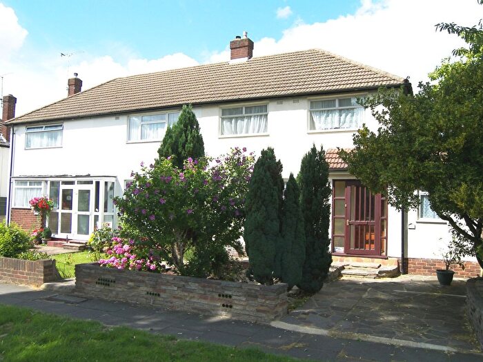 3 Bedroom End Of Terrace House To Rent In Worple Road, Staines-Upon-Thames, Surrey, TW18