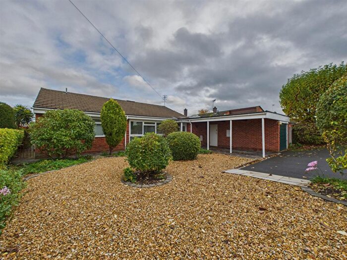 2 Bedroom Detached Bungalow For Sale In Gardens Walk, Upton-Upon-Severn, WR8