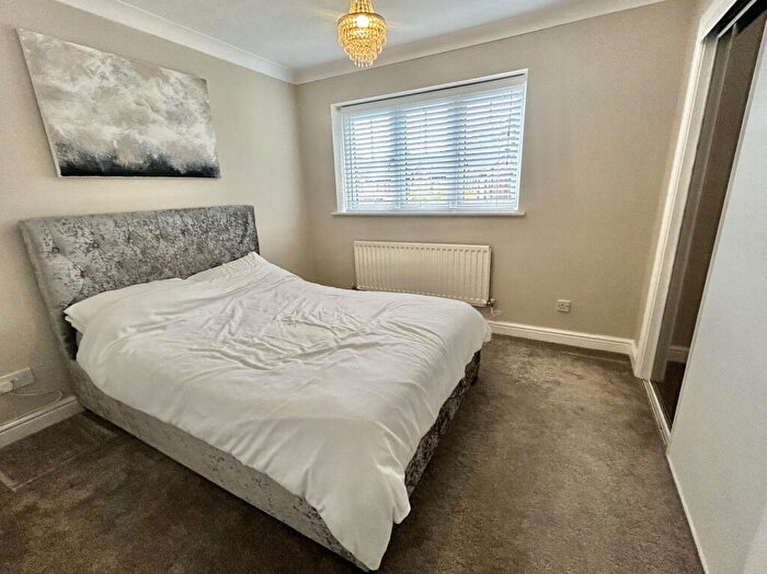 4 Bedroom Detached House For Sale In Chadstone Close, Monkspath, B90