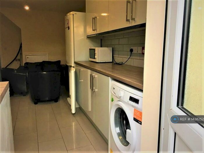 5 Bedroom Detached House To Rent In Hartlepool Road, Coventry, CV1