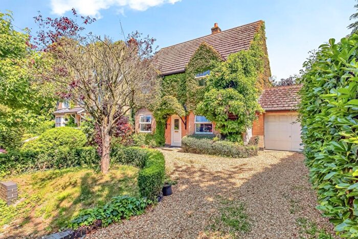 4 Bedroom Detached House For Sale In Lilford, Lilford, Peterborough, PE8