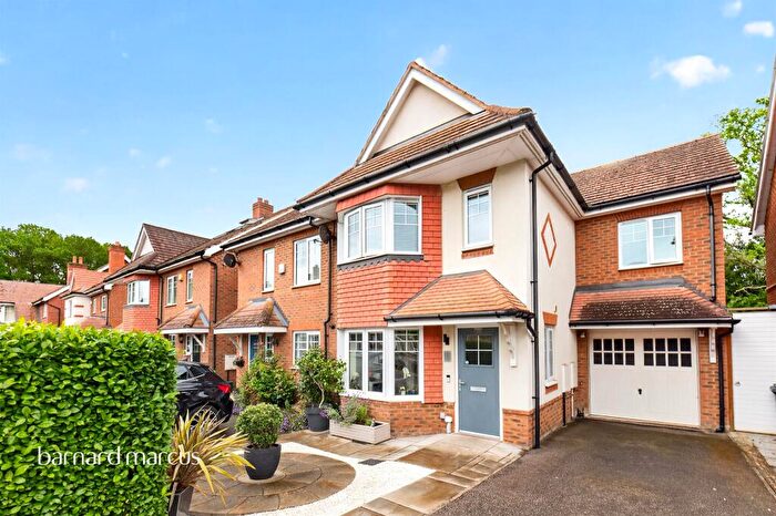 4 Bedroom Semi Detached House For Sale In Hengest Avenue, Esher, KT10