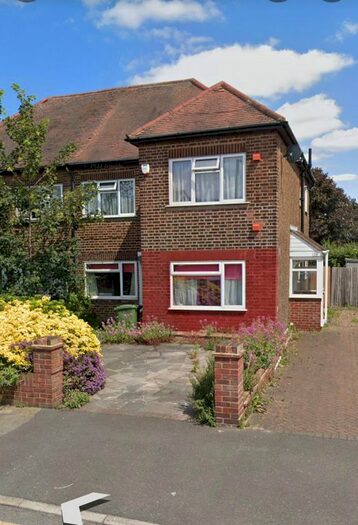2 Bedroom Flat To Rent In Hudson Road, Bexleyheath, Kent, DA7