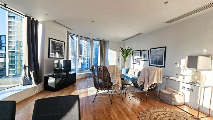 2 Bedroom Flat To Rent In Canary Wharf, London, E14