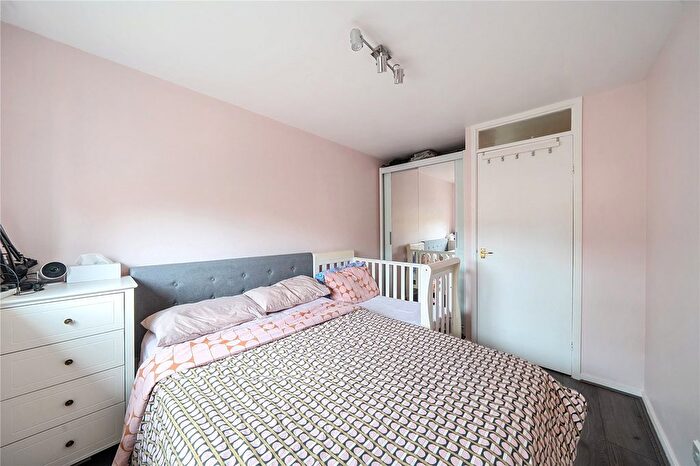 1 Bedroom Flat For Sale In Abbotswood Way, Hayes, UB3