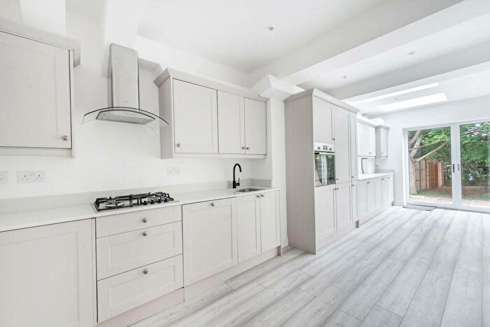 6 Bedroom Semi-Detached House To Rent In Evelyn Avenue, Colindale, London, NW9