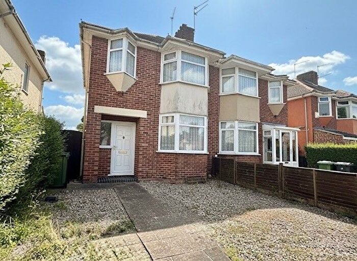 3 Bedroom Semi-Detached House For Sale In Lowestoft Road, Gorleston, Great Yarmouth, NR31
