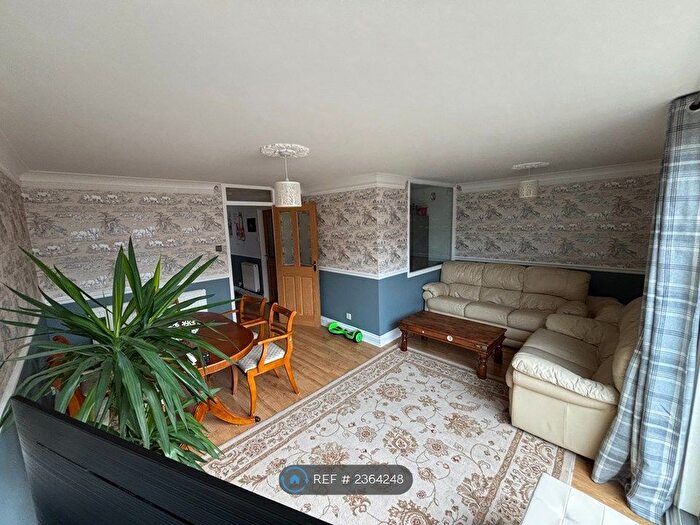 4 Bedroom Terraced House To Rent In Seymour Close, Portsmouth, PO2
