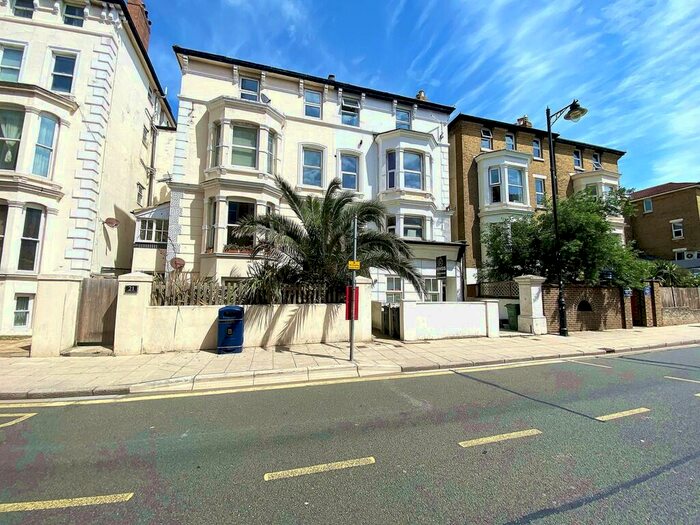 Studio To Rent In Osborne Road, Southsea, PO5