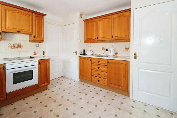 2 Bedroom Detached Bungalow For Sale In Broadmead, Heswall, CH60