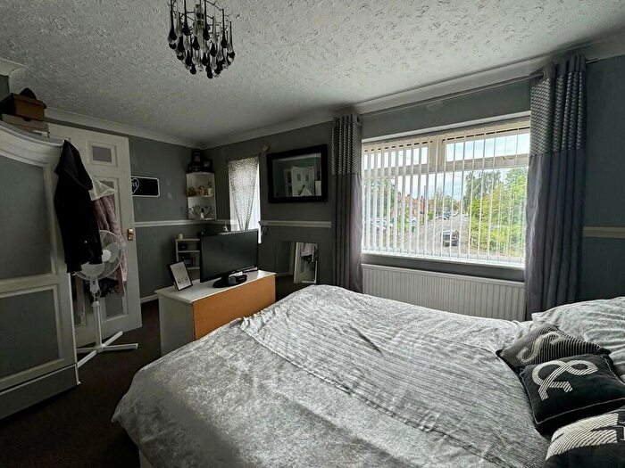 2 Bedroom Semi-Detached House For Sale In Sycamore Road, Carlton-In-Lindrick, Worksop, S81