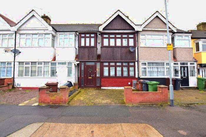 3 Bedroom Terraced House To Rent In Gray Avenue, Dagenham, RM8