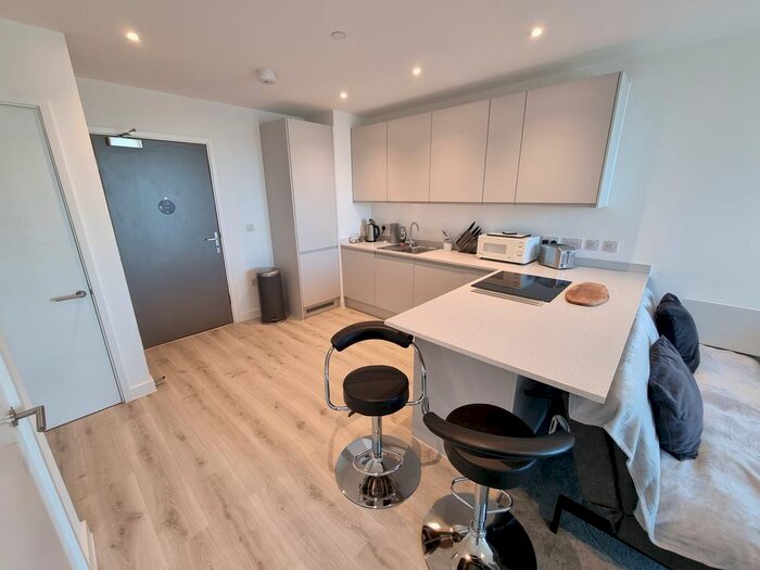 1 Bedroom Flat To Rent In Wharf End, Trafford Park, M17