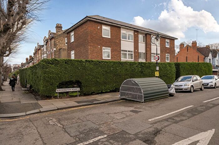 2 Bedroom Flat For Sale In Crouch Hall Road, Crouch End, N8