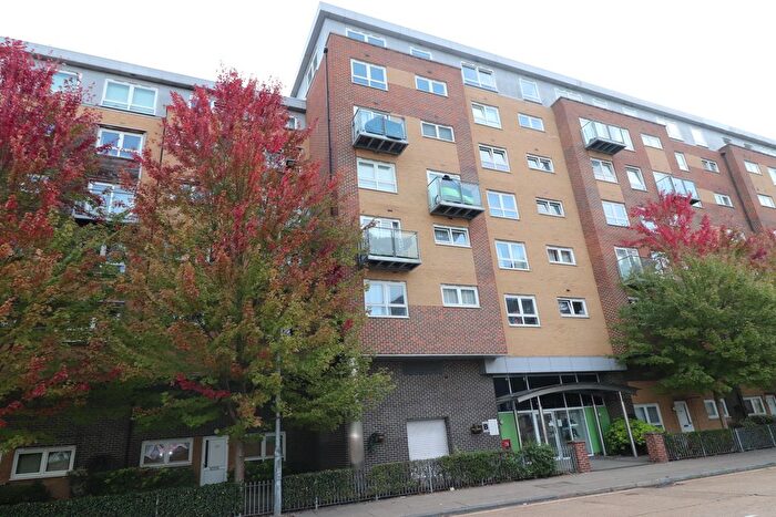 2 Bedroom Flat To Rent In Cherrydown East, Basildon, SS16