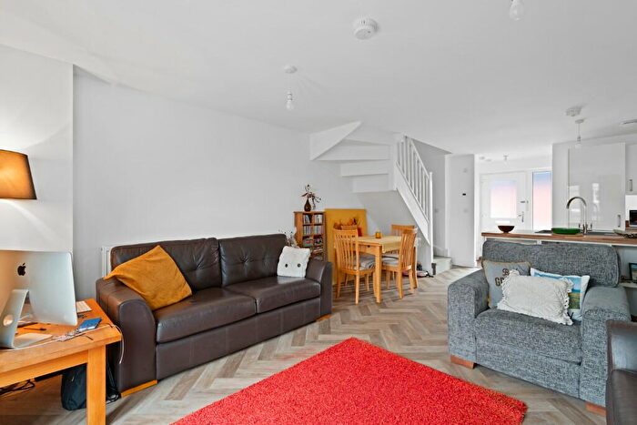 2 Bedroom Terraced House For Sale In Arden Drive, Warsash, SO31