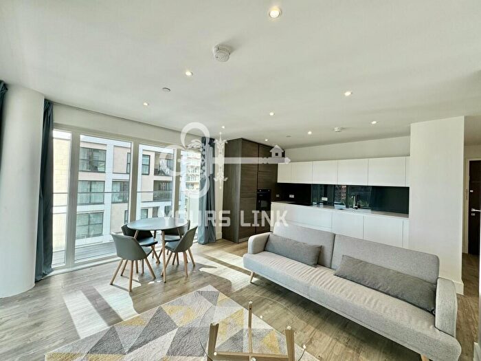 2 Bedroom Flat For Sale In Pegler Square, London, SE3