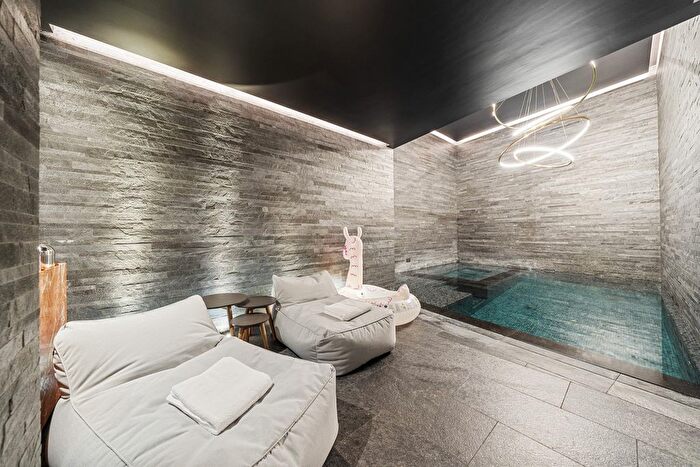 6 Bedroom Town House To Rent In Brompton Square, London, SW3