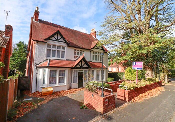 7 Bedroom Detached House For Sale In Salisbury Road, Farnborough, GU14
