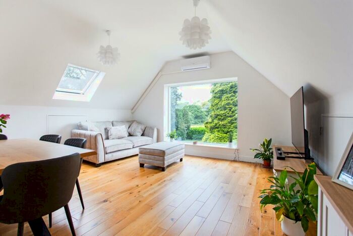 2 Bedroom Apartment To Rent In Horsham, RH13