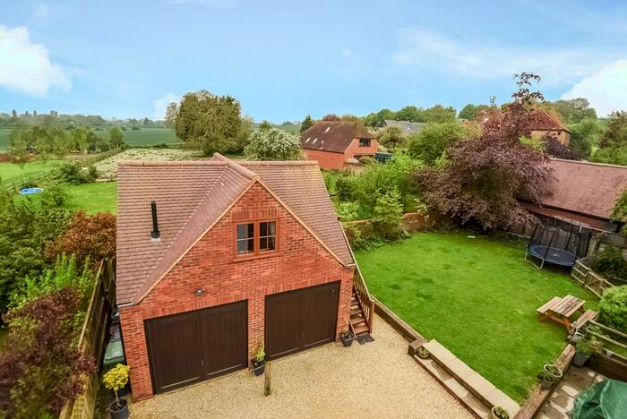 Apartment To Rent In Playhatch, Nr Reading/Henley, RG4