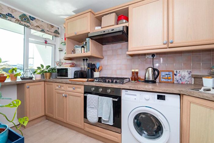 1 Bedroom Apartment For Sale In Brunswick Road, Sutton, SM1