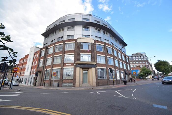 1 Bedroom Flat To Rent In Point Red, Midland Road, Luton, Bedfordshire, LU2