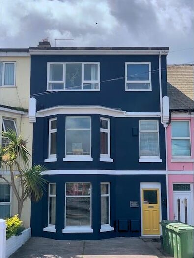 1 Bedroom Flat To Rent In Kernou Road, Paignton, TQ4