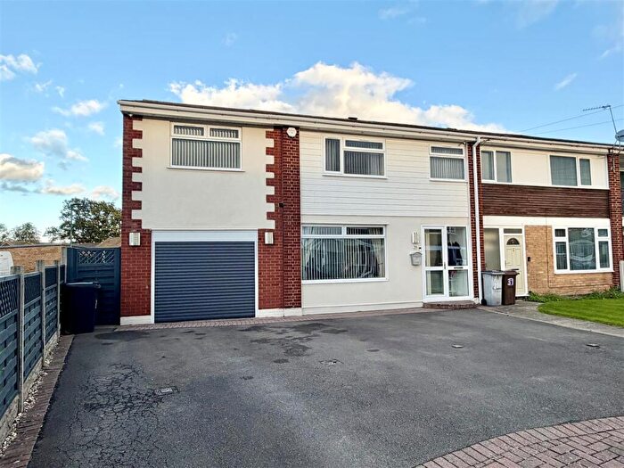 4 Bedroom End Of Terrace House For Sale In Grafton Road, Shirley, Solihull, B90