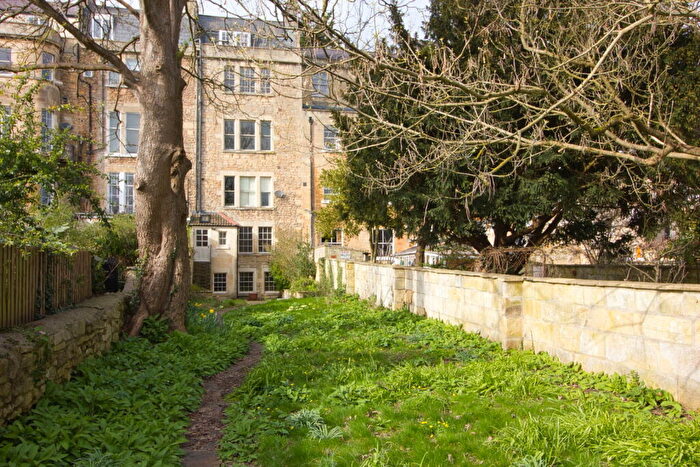 2 Bedroom Maisonette For Sale In Kensington Place, Bath, BA1