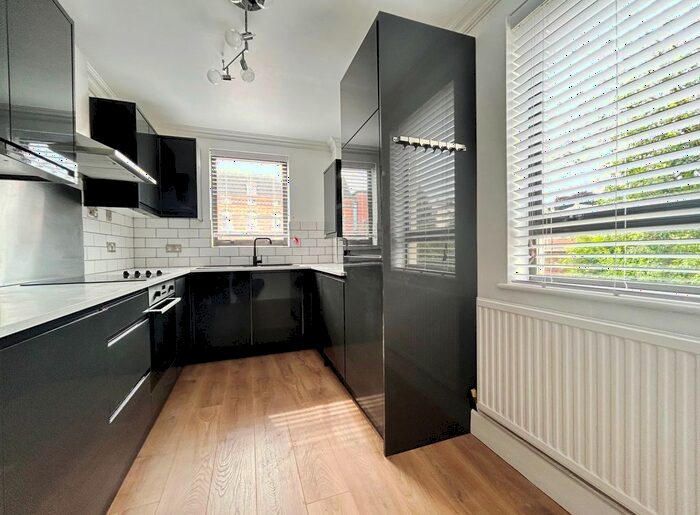 1 Bedroom Flat To Rent In Cedar Court Road, Cheltenham, GL53