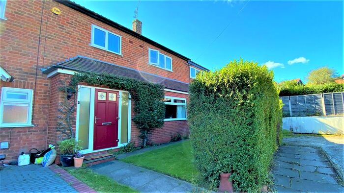 4 Bedroom Semi-Detached House To Rent In The Green, Kings Norton, Birmingham B38