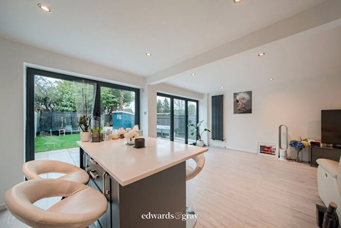 3 Bedroom Semi-Detached House For Sale In Blenheim Road, Solihull, B90