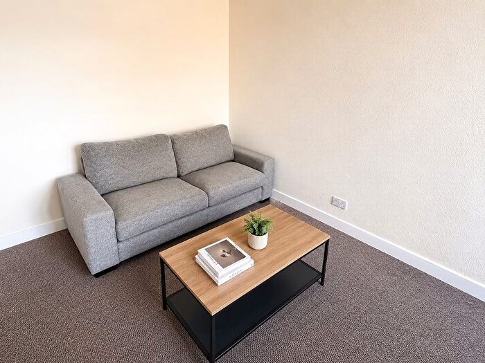 1 Bedroom Flat To Rent In Lyon Street, Dundee, DD4