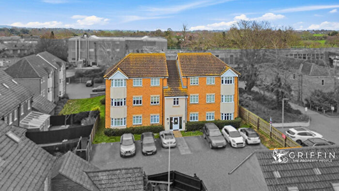 2 Bedroom Flat For Sale In Randall Drive, Orsett, Grays, RM16