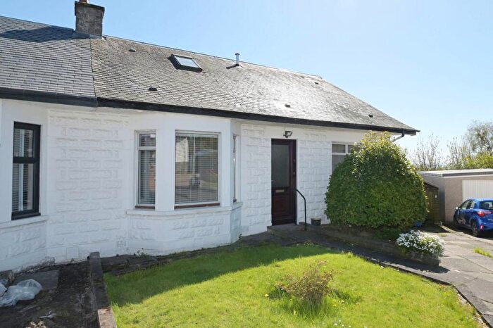 4 Bedroom Semi-Detached House For Sale In York Place, Dunfermline, KY12