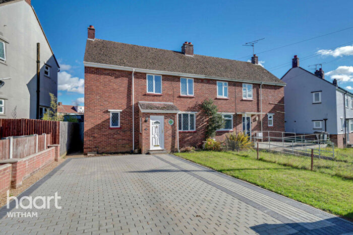 3 Bedroom Semi Detached House For Sale In Glebe Crescent, Witham, CM8