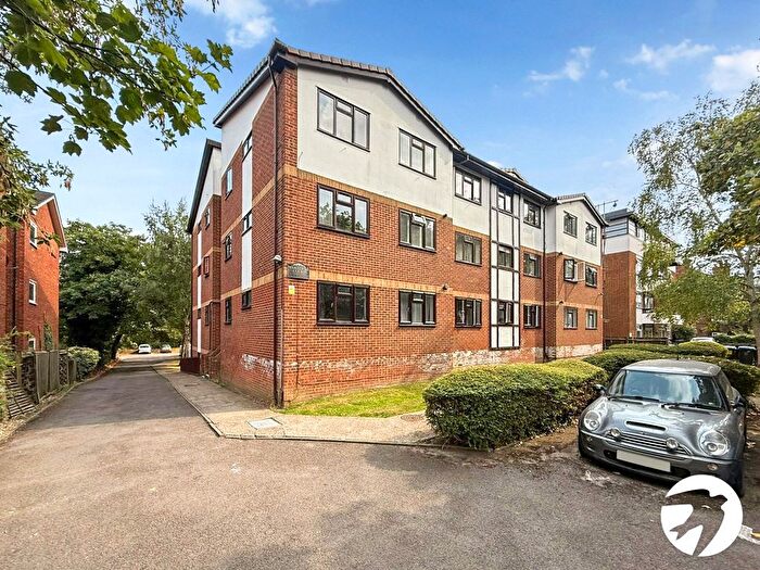 2 Bedroom Flat To Rent In Lawrie Park Road, London, SE26